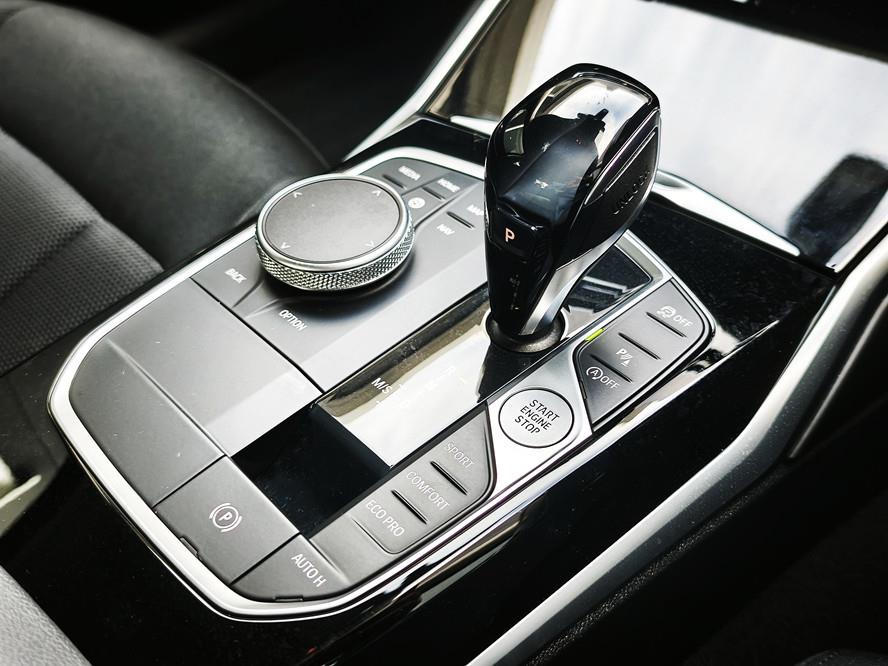2020 BMW 320i thumbnail