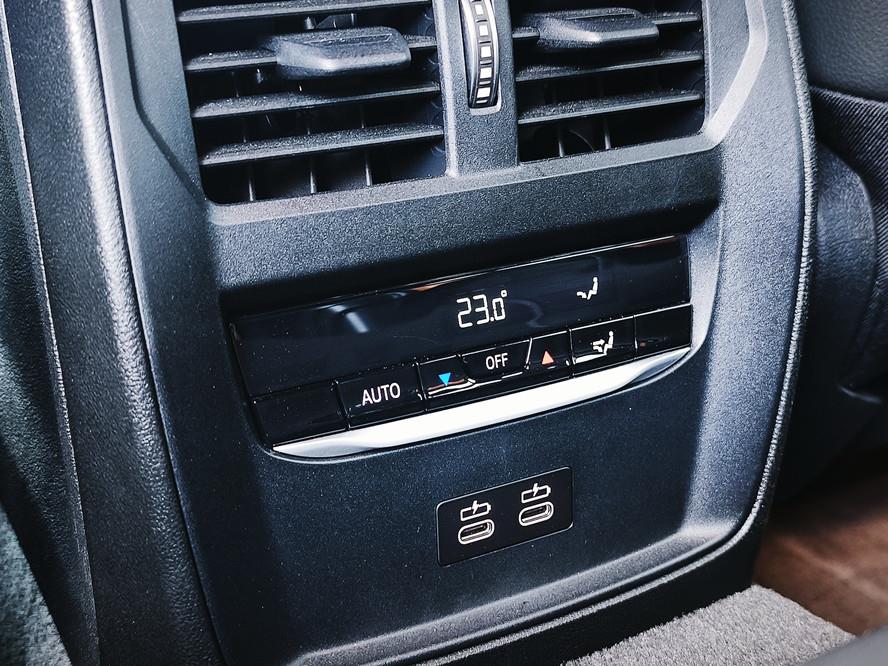 2021 BMW 320i thumbnail