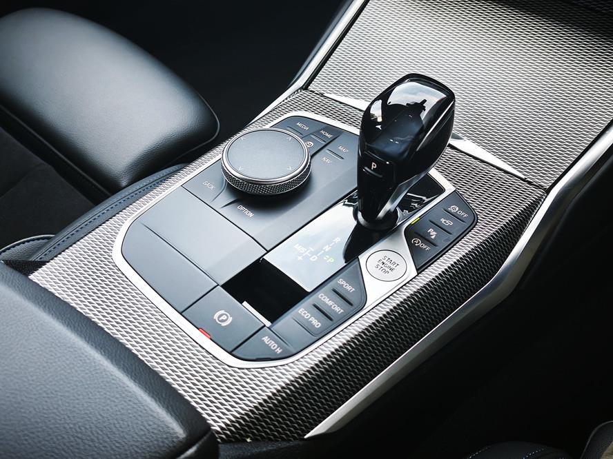 2021 BMW 320i thumbnail