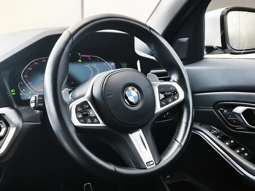 2021 BMW 320i thumbnail