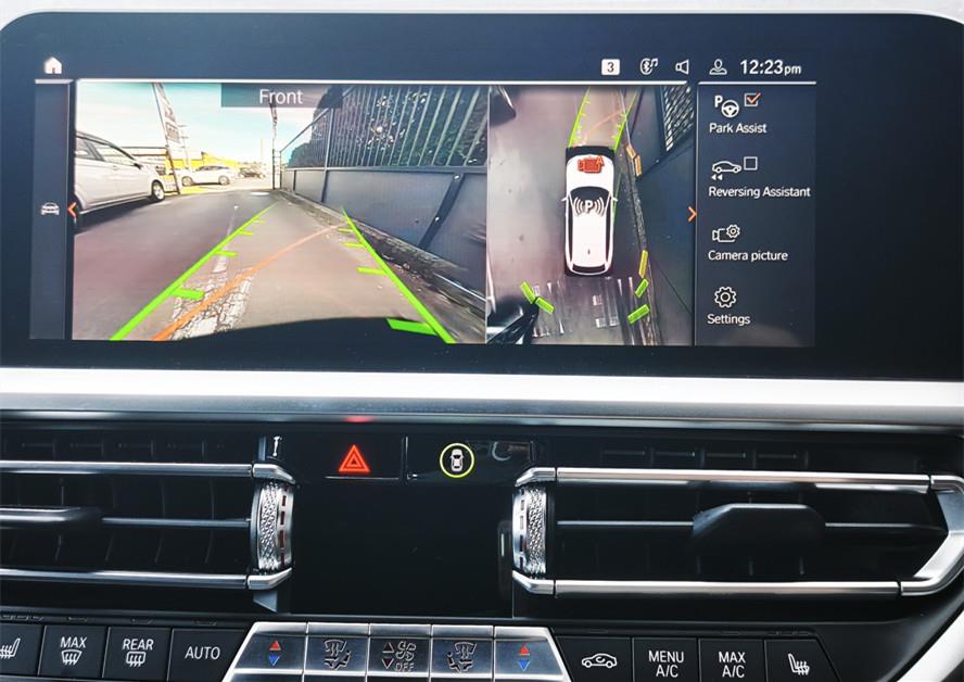 2021 BMW 320i thumbnail