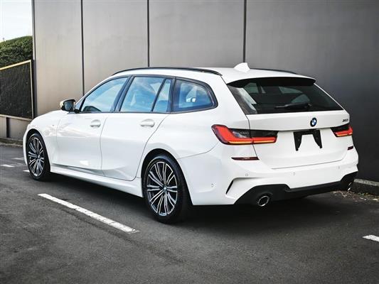 2021 BMW 320i thumbnail