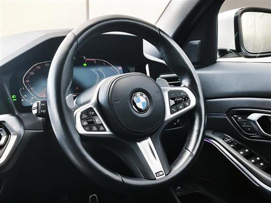 2021 BMW 320i thumbnail