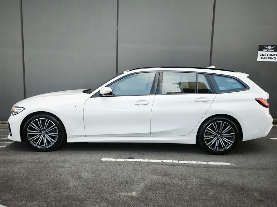 2021 BMW 320i thumbnail