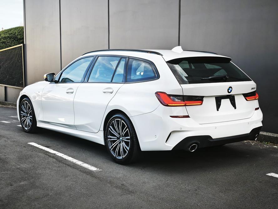 2021 BMW 320i thumbnail