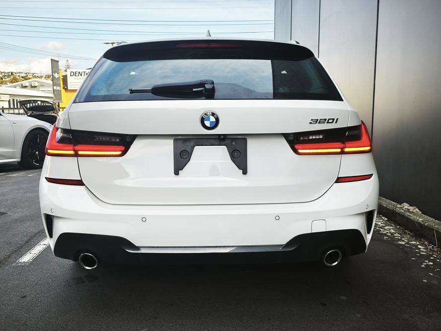 2021 BMW 320i thumbnail