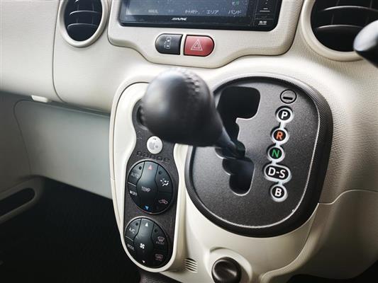 2016 Toyota Porte thumbnail