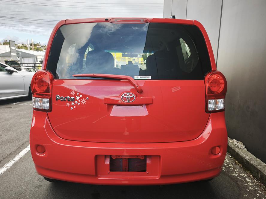 2016 Toyota Porte thumbnail