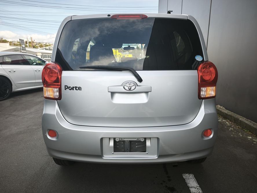 2015 Toyota Porte thumbnail