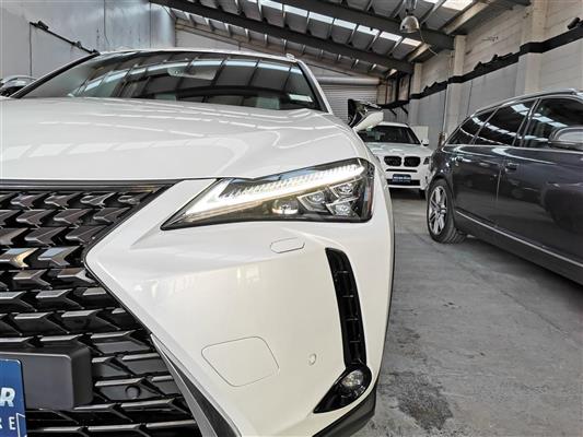 2023 Lexus UX thumbnail