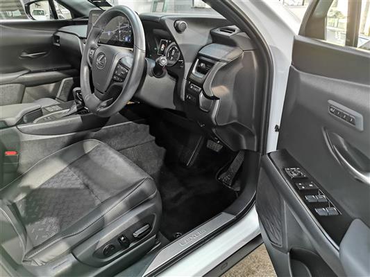 2023 Lexus UX thumbnail