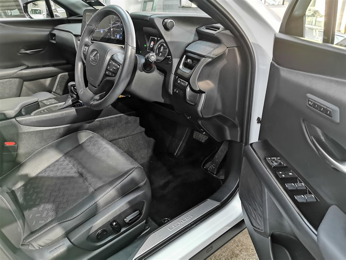 2023 Lexus UX thumbnail