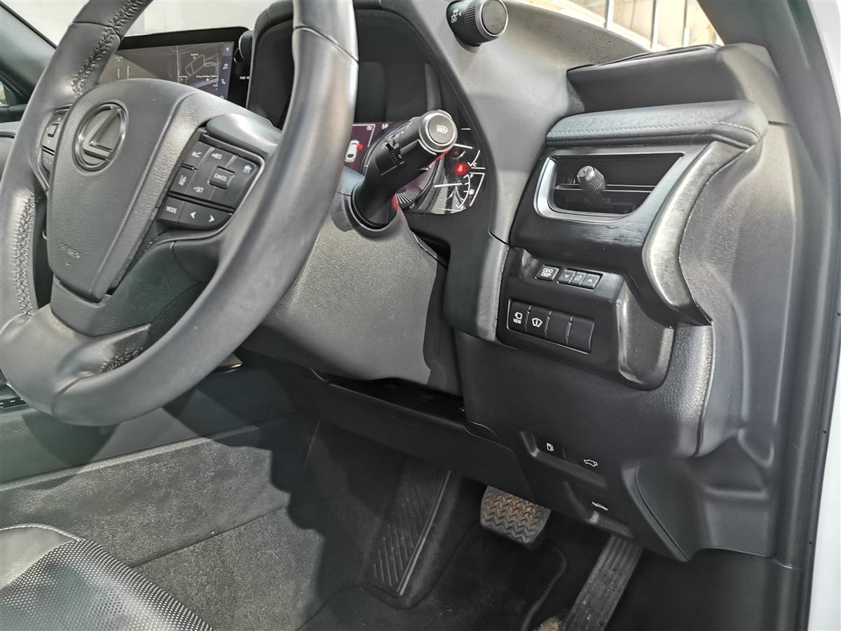 2023 Lexus UX thumbnail