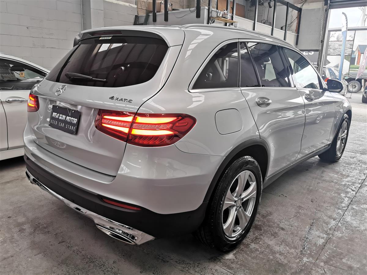2016 Mercedes-Benz GLC thumbnail