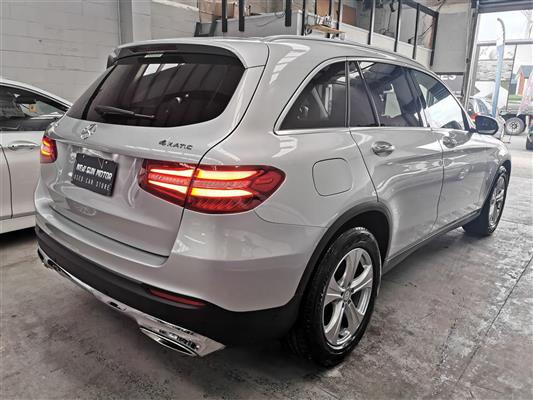 2016 Mercedes-Benz GLC thumbnail