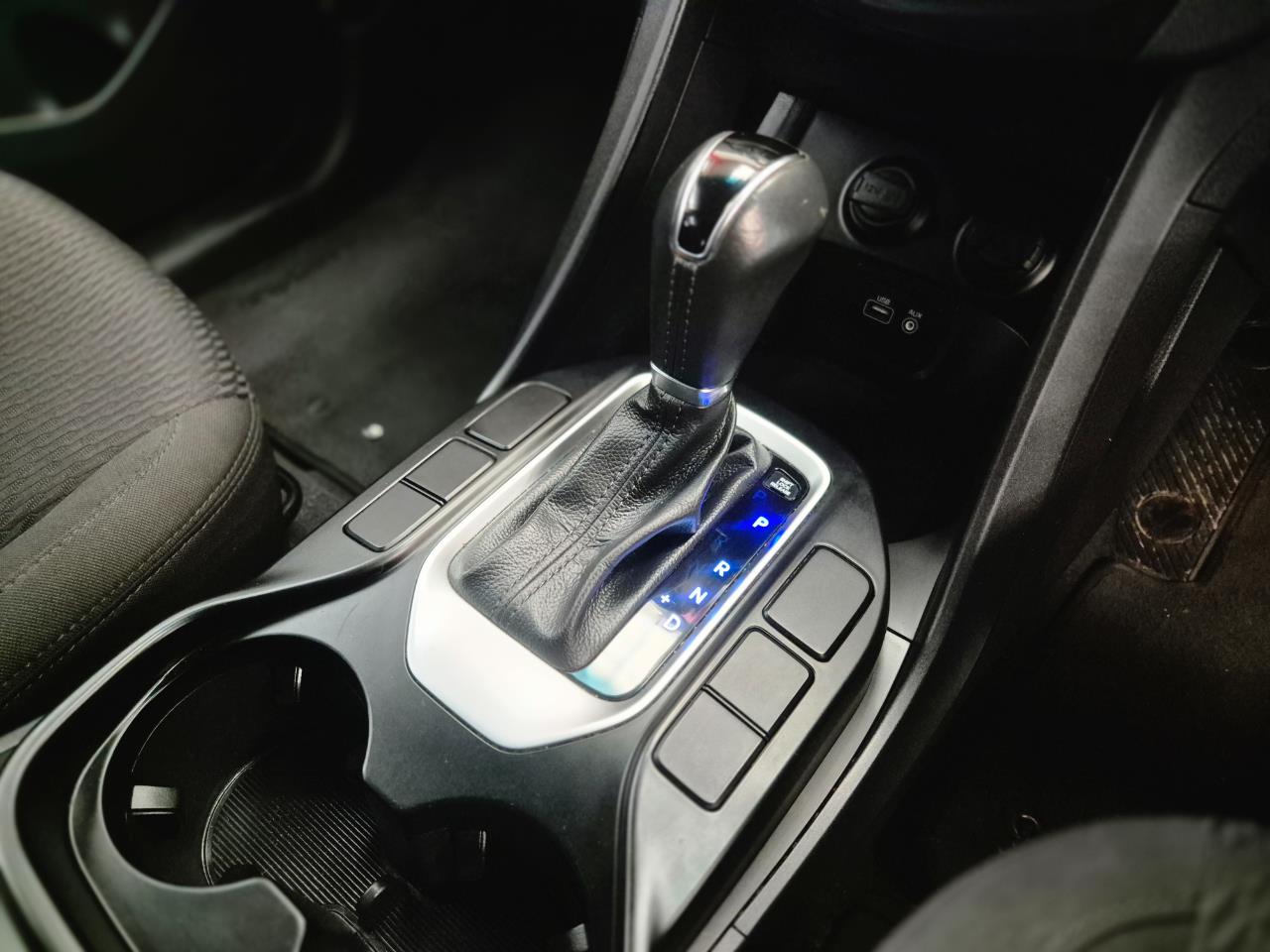 2016 Hyundai Santa thumbnail