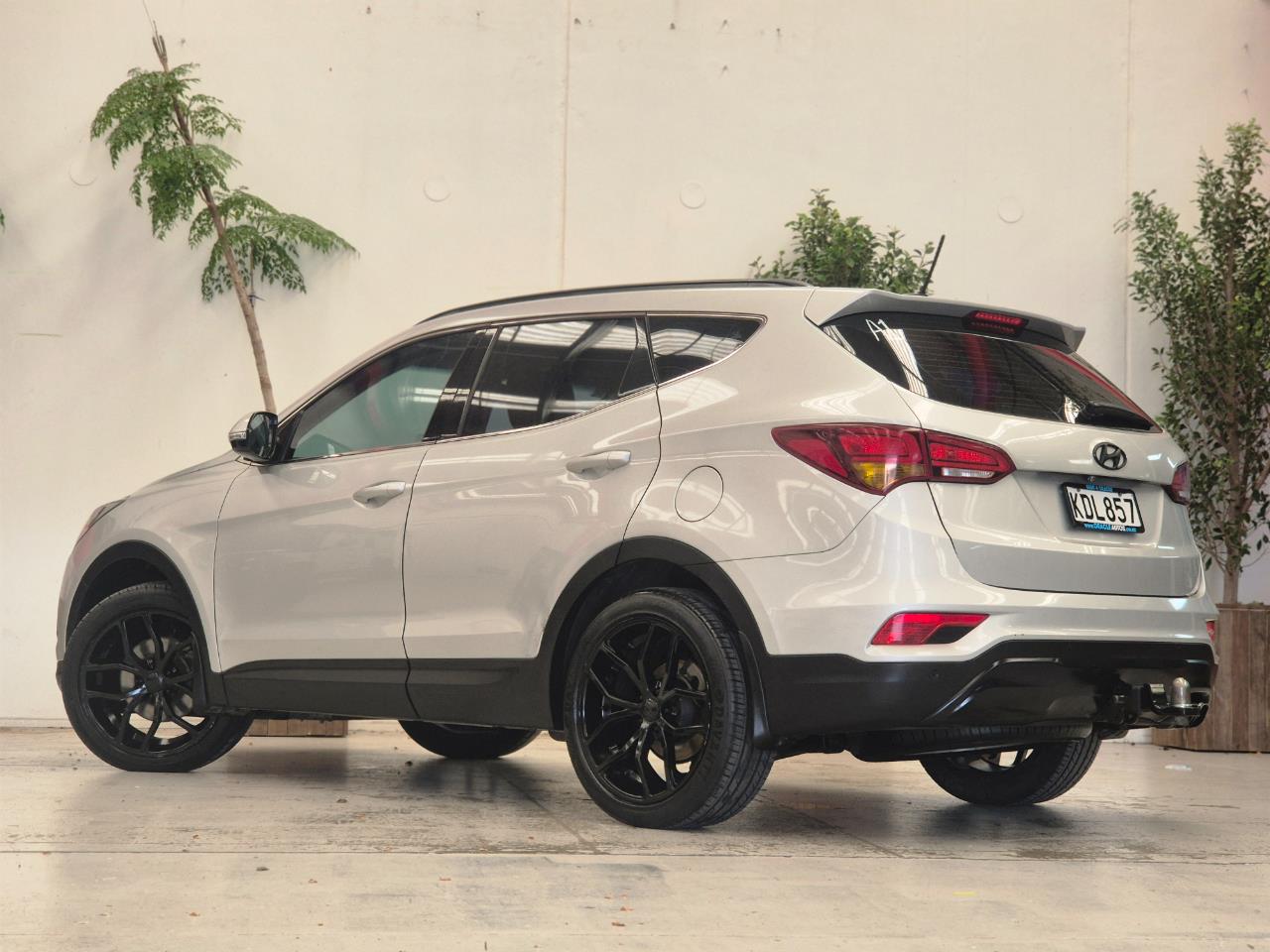 2016 Hyundai Santa thumbnail