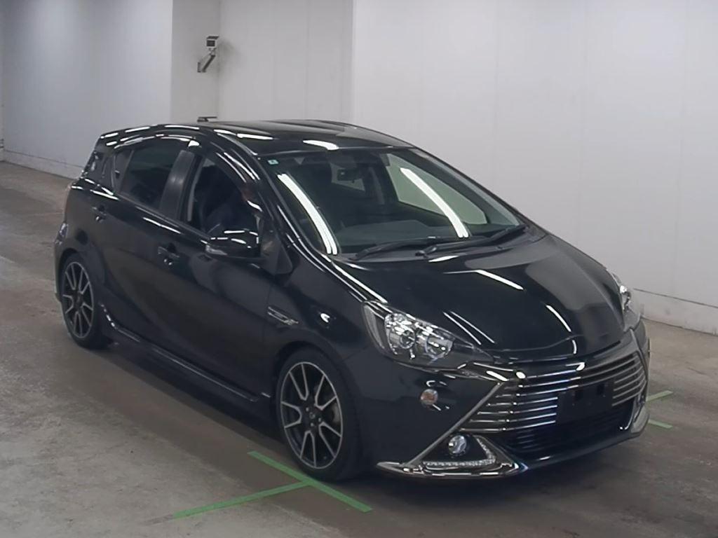 2014 Toyota Aqua thumbnail