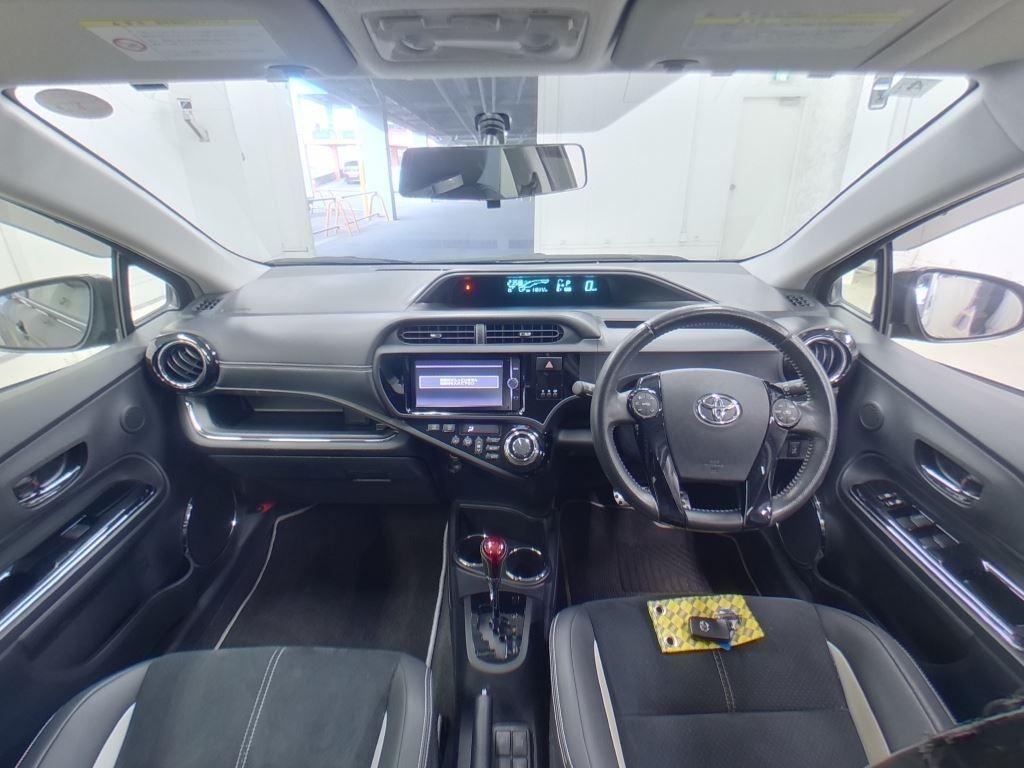 2014 Toyota Aqua thumbnail
