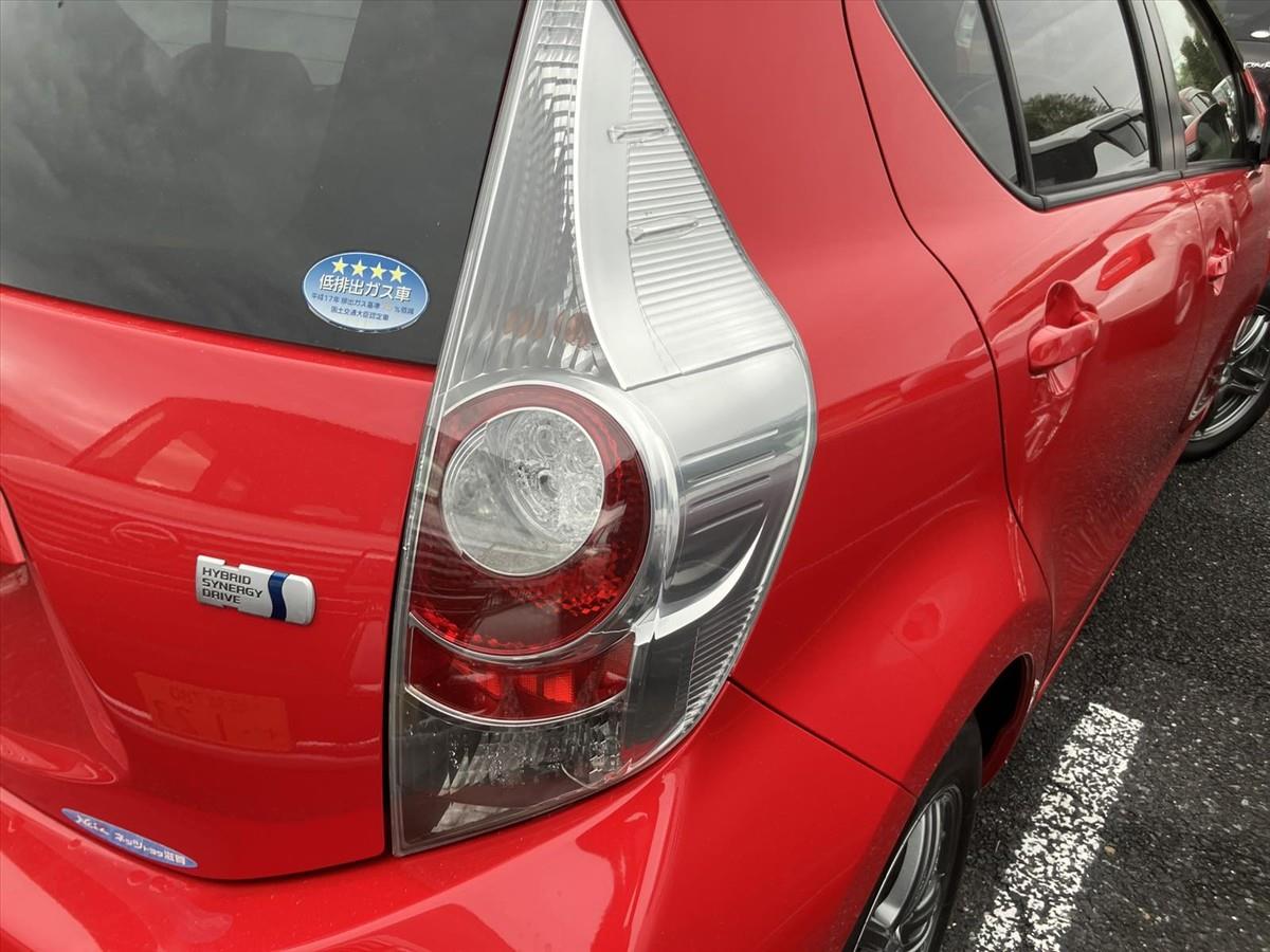 2013 Toyota Aqua thumbnail