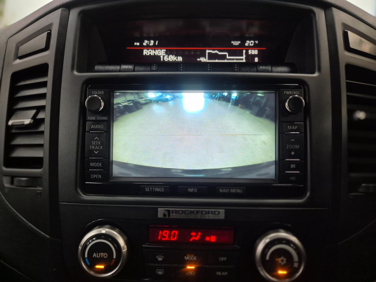 2012 Mitsubishi Pajero thumbnail