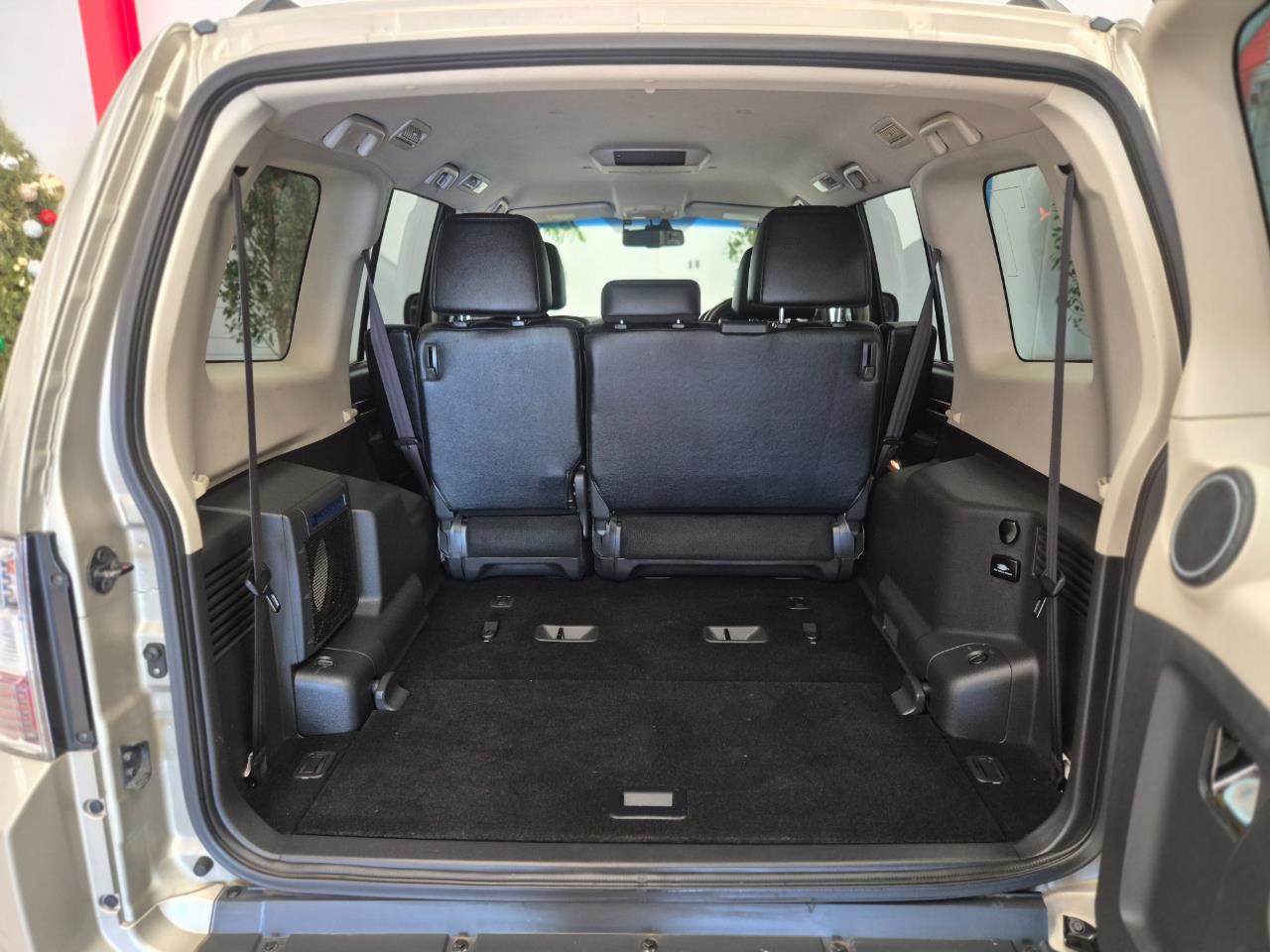 2012 Mitsubishi Pajero thumbnail
