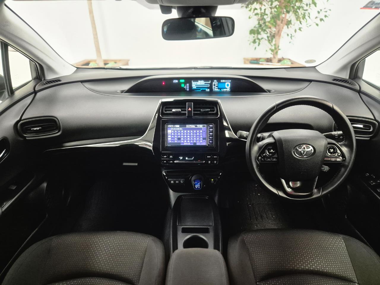 2019 Toyota Prius thumbnail