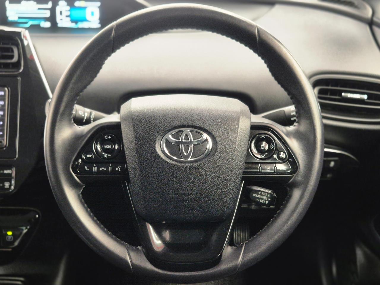 2019 Toyota Prius thumbnail