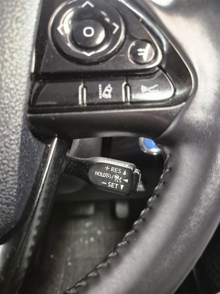 2019 Toyota Prius thumbnail