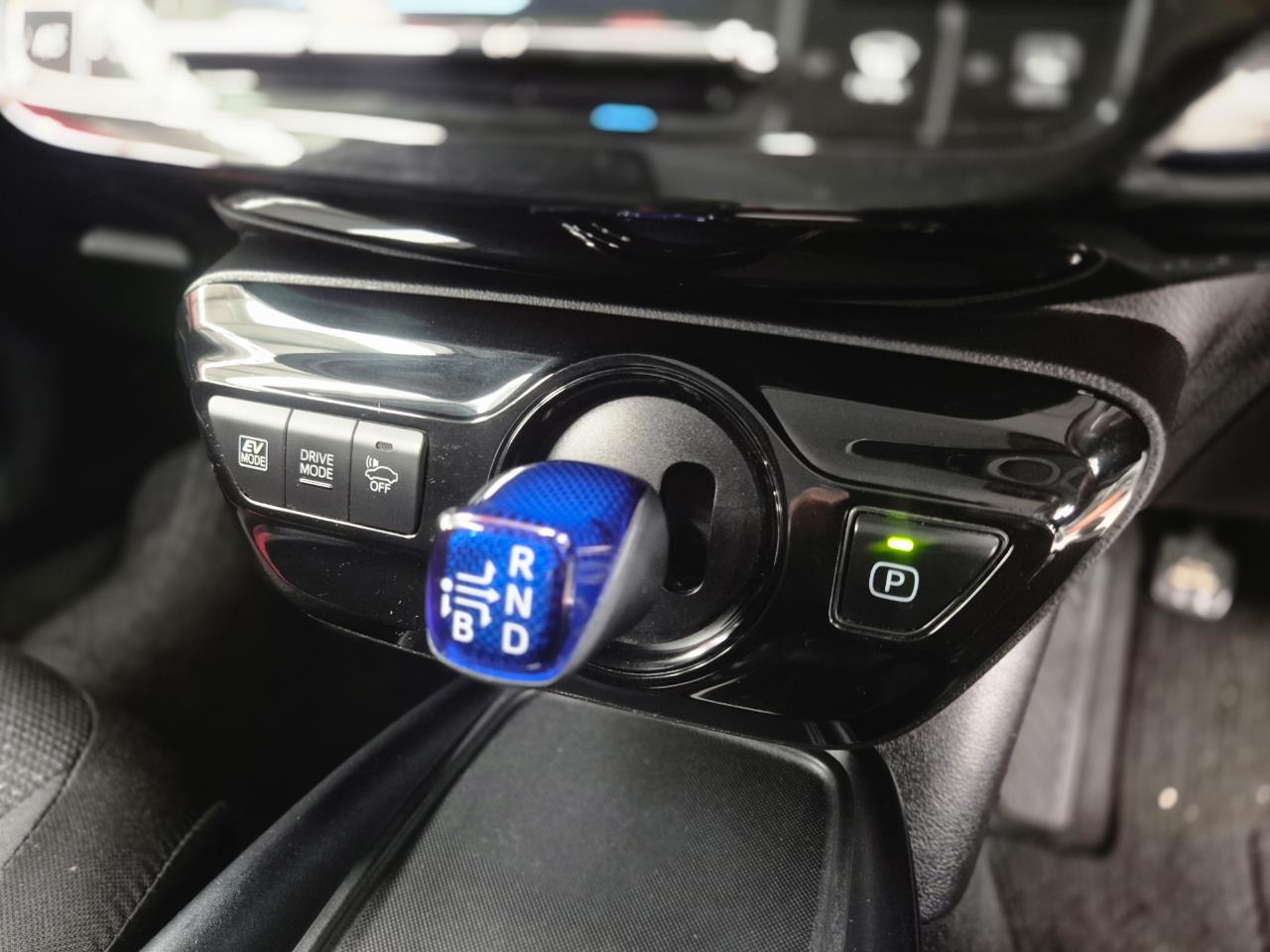 2019 Toyota Prius thumbnail