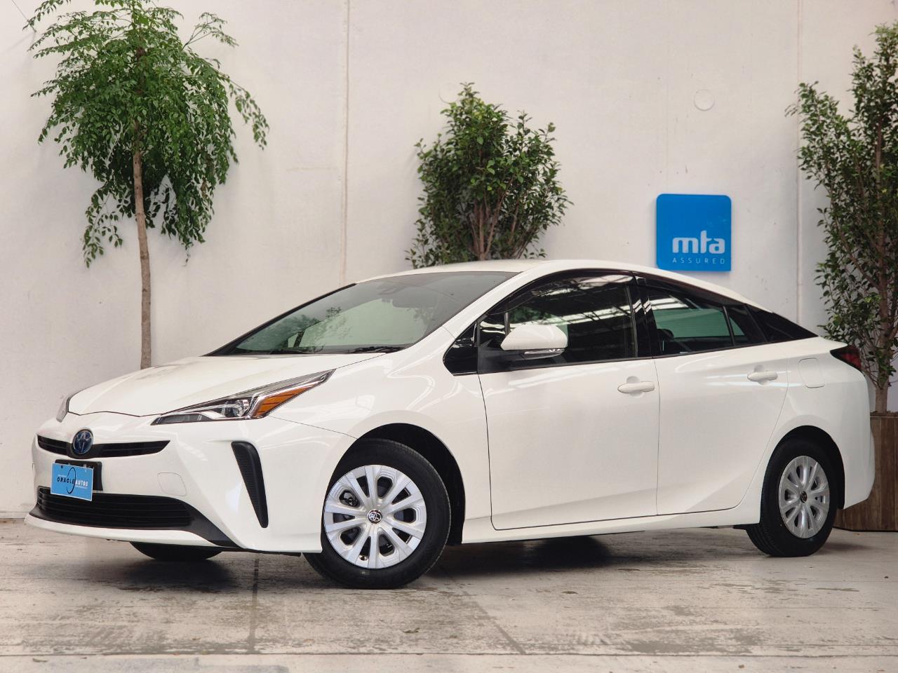 2019 Toyota Prius thumbnail