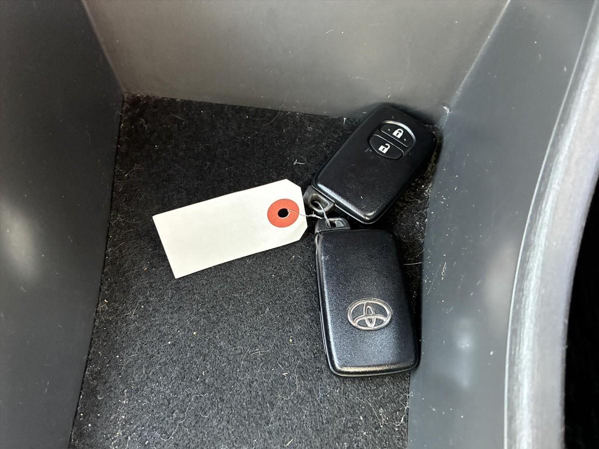 2012 Toyota PRIUS thumbnail