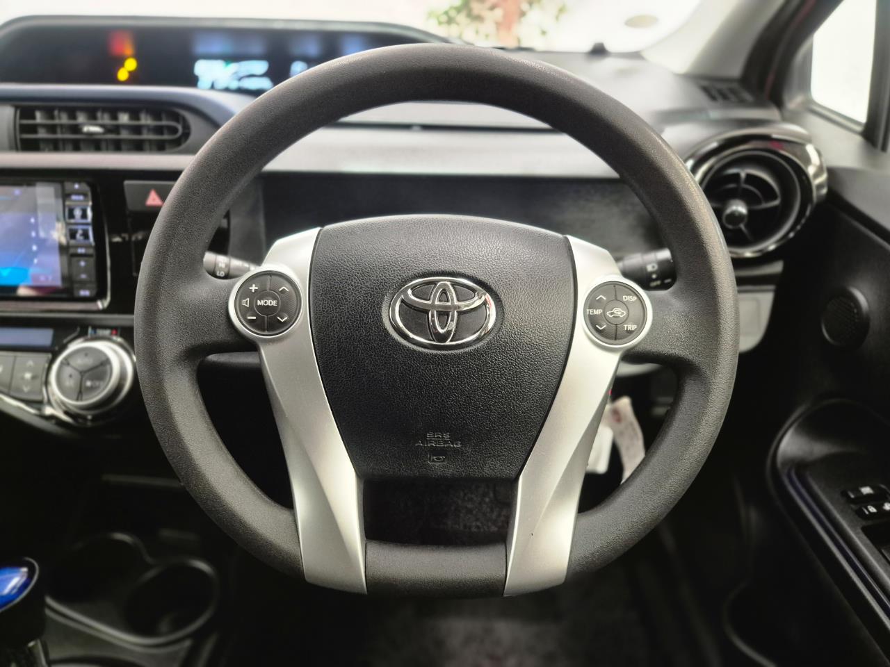 2017 Toyota Aqua thumbnail