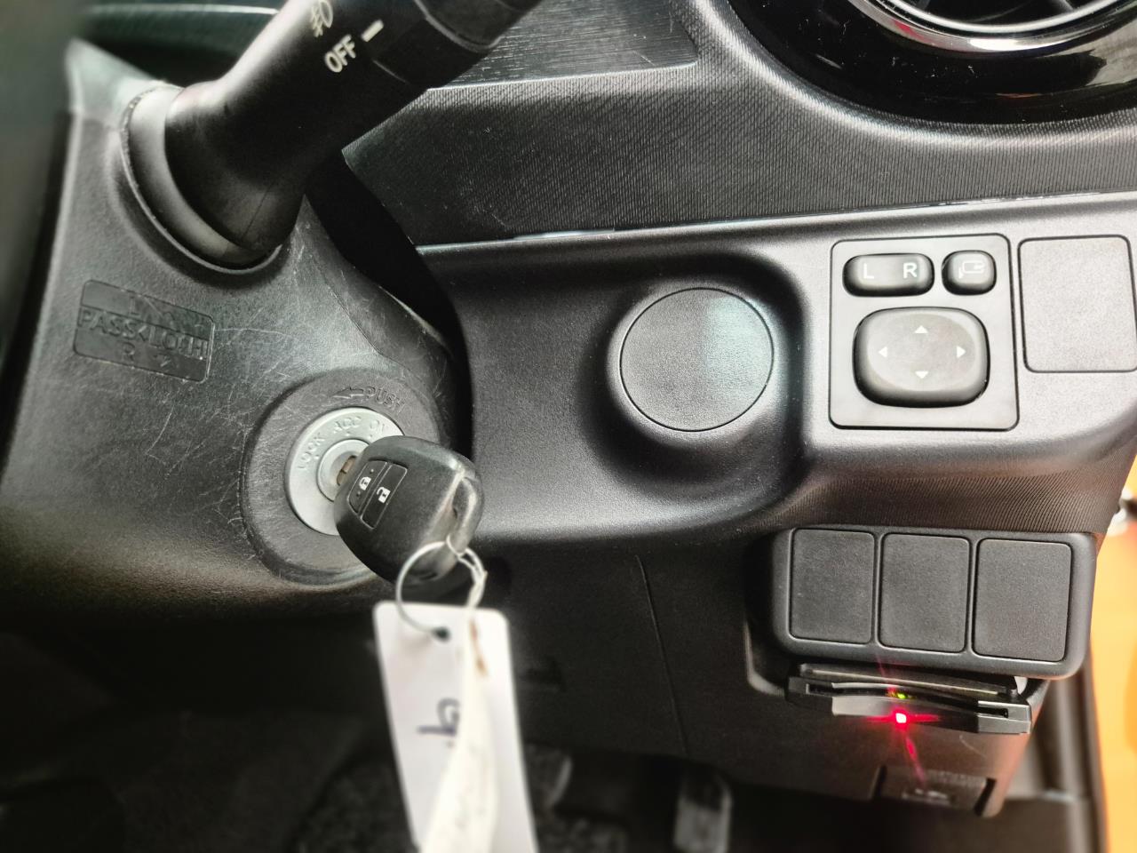 2017 Toyota Aqua thumbnail
