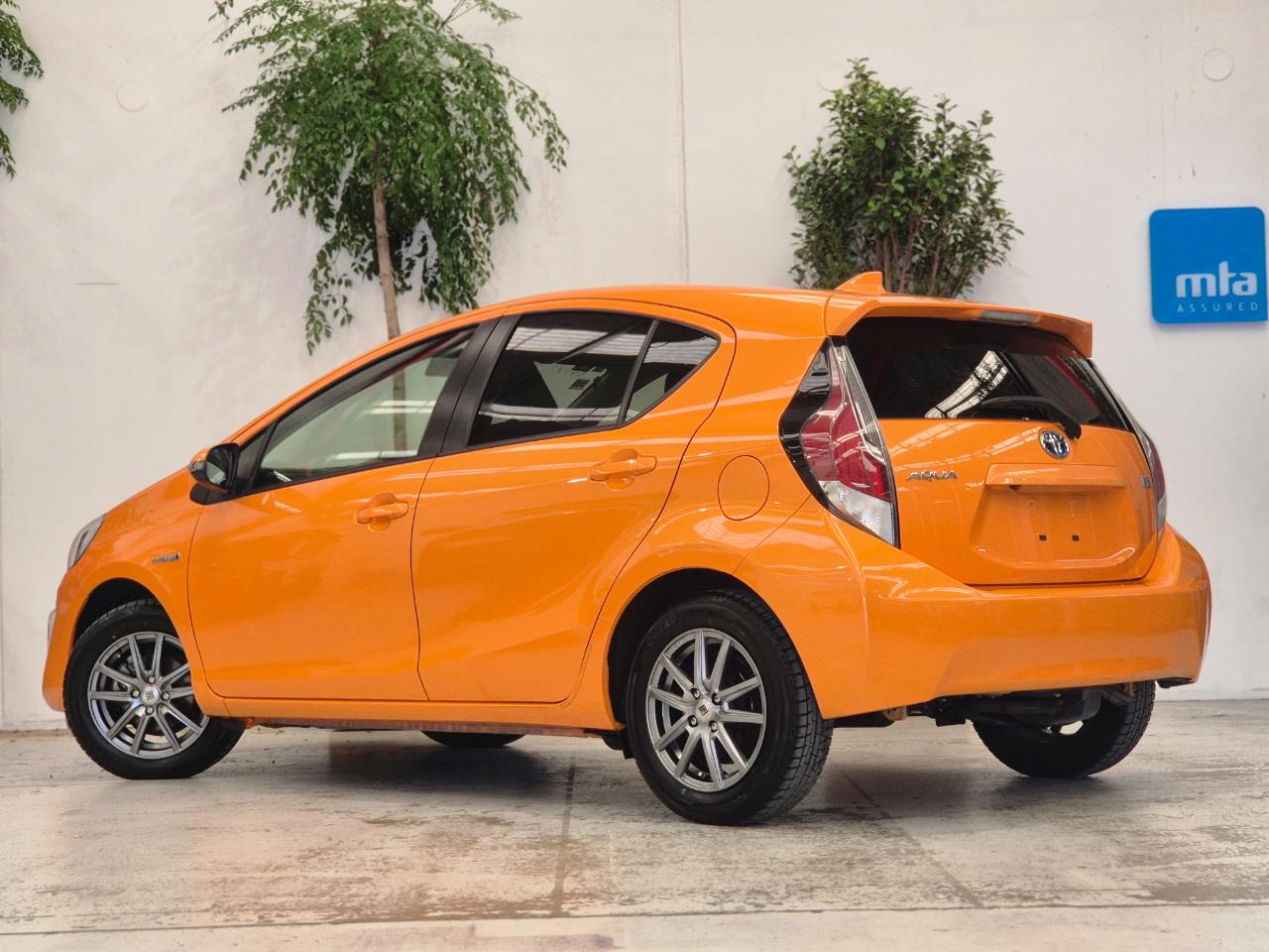 2017 Toyota Aqua thumbnail