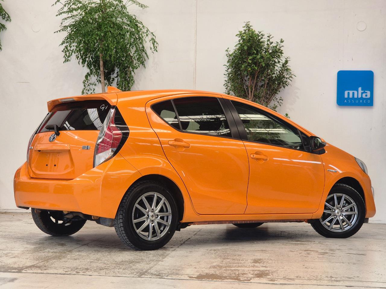 2017 Toyota Aqua thumbnail