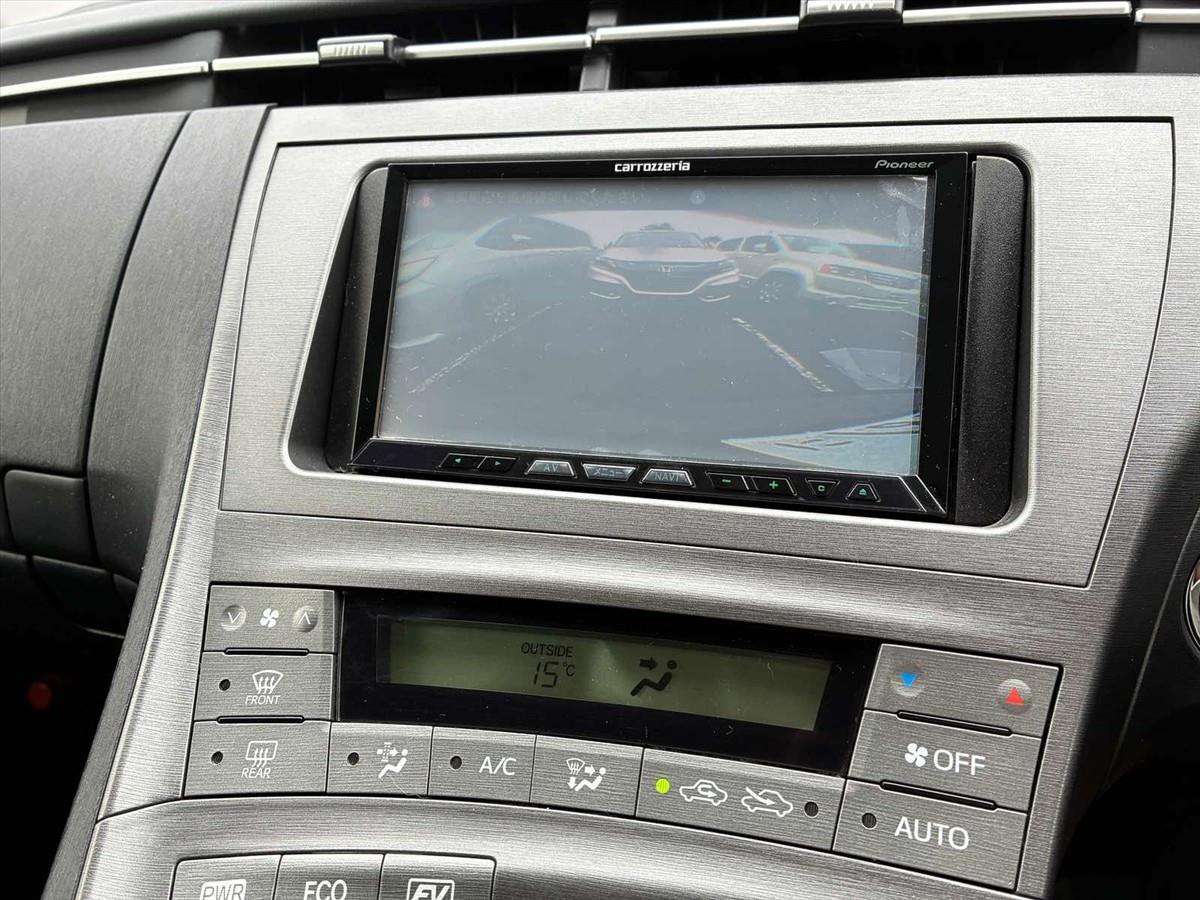 2012 Toyota Prius thumbnail