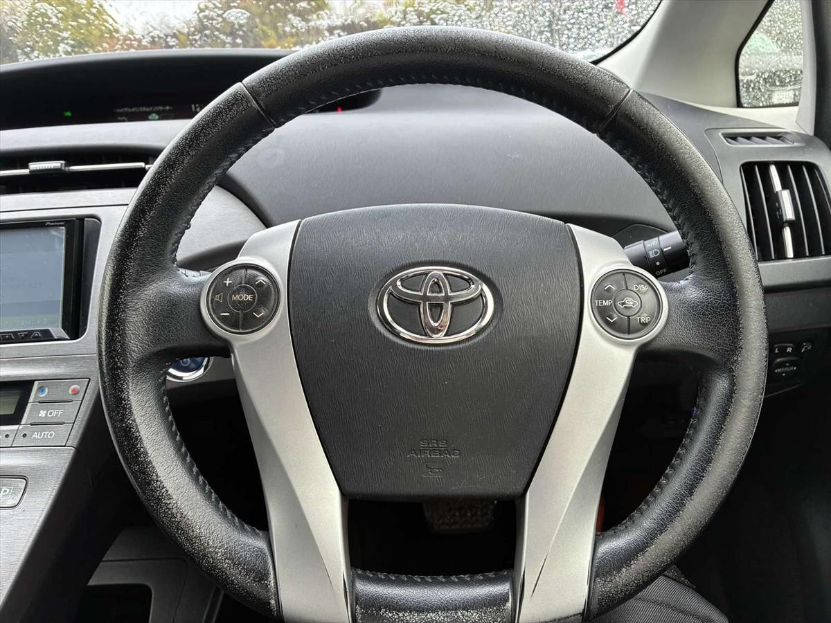 2012 Toyota Prius thumbnail