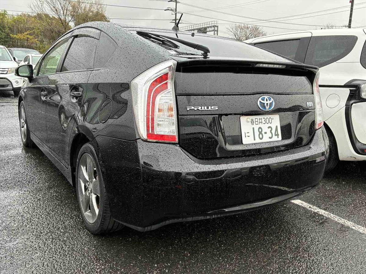 2012 Toyota Prius thumbnail