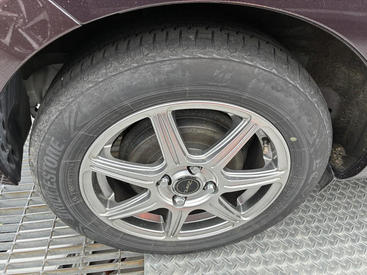 2015 Toyota Aqua thumbnail