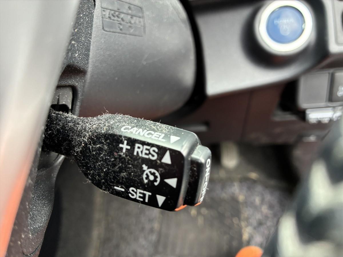 2015 Toyota Aqua thumbnail