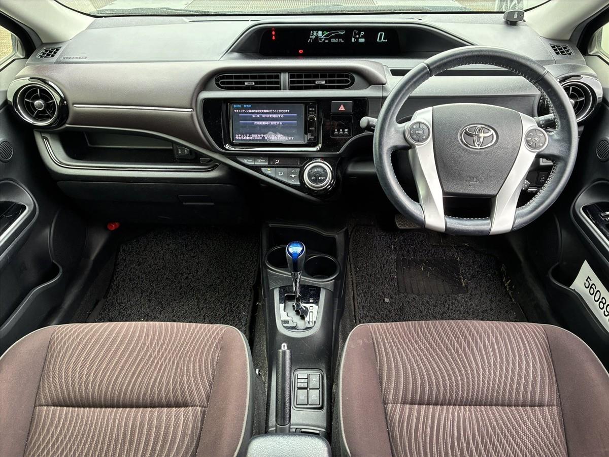2015 Toyota Aqua thumbnail