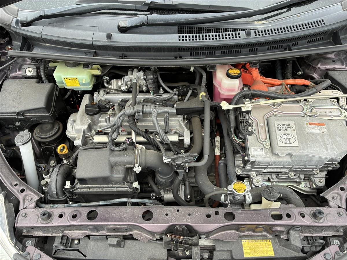 2015 Toyota Aqua thumbnail