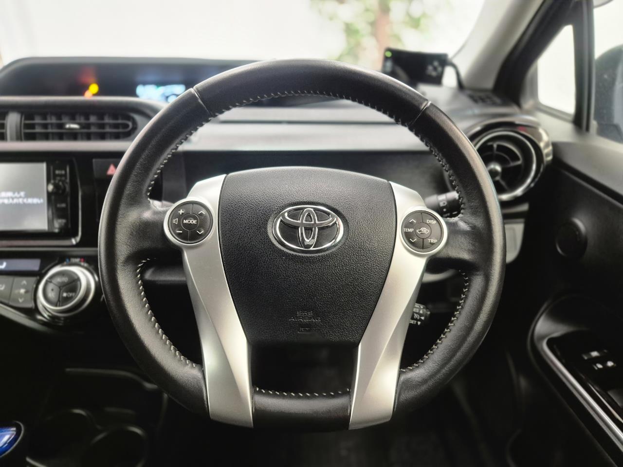 2016 Toyota Aqua thumbnail