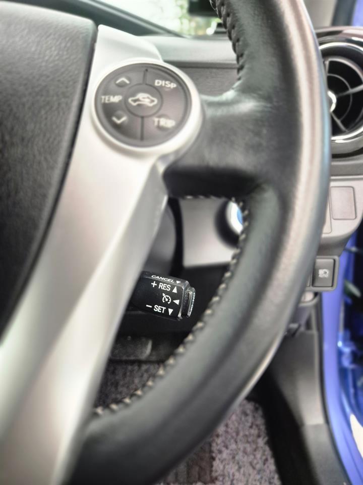 2016 Toyota Aqua thumbnail