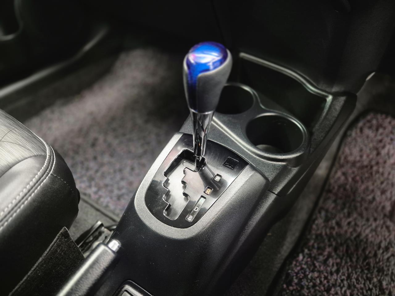 2016 Toyota Aqua thumbnail