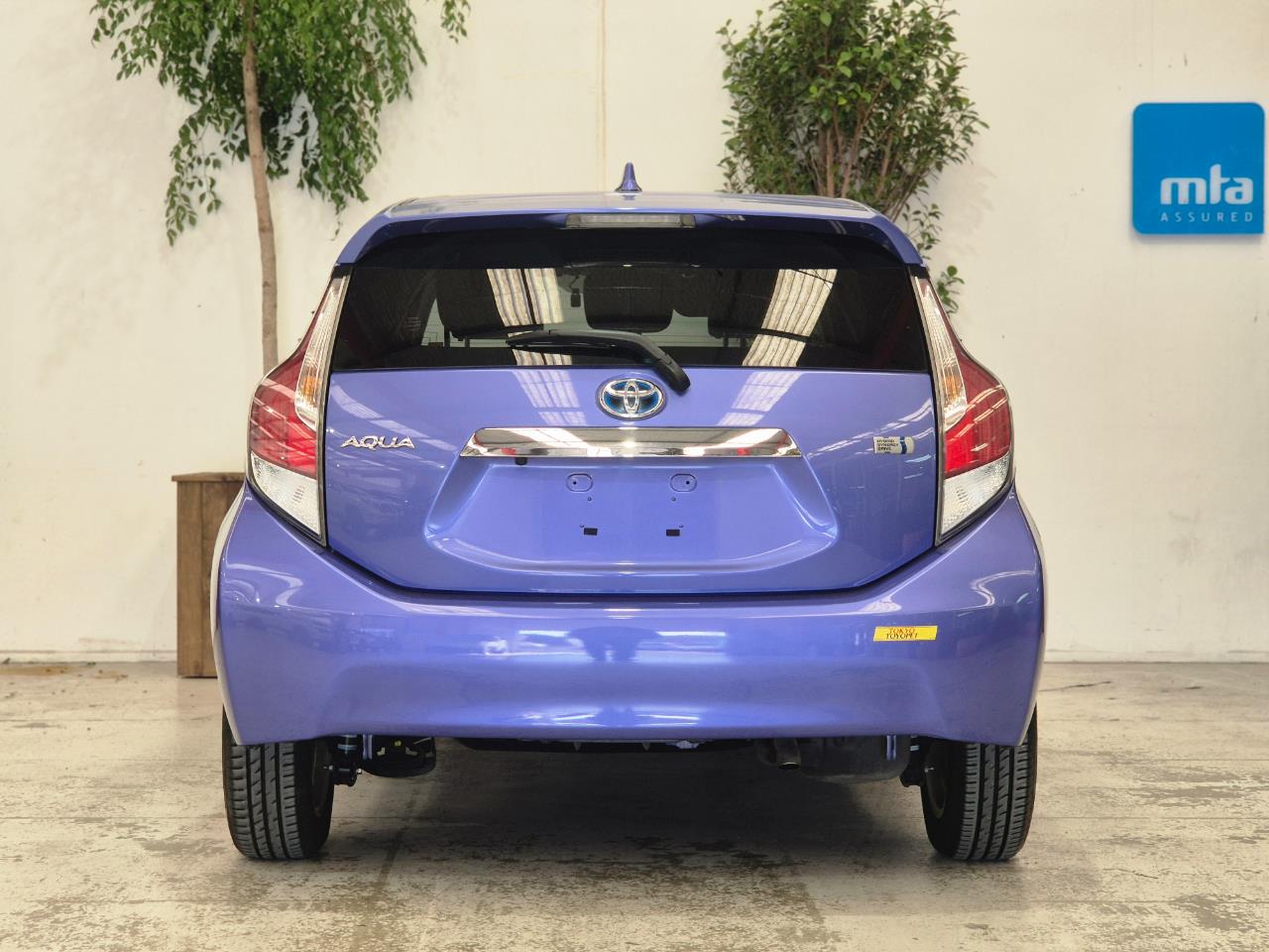 2016 Toyota Aqua thumbnail