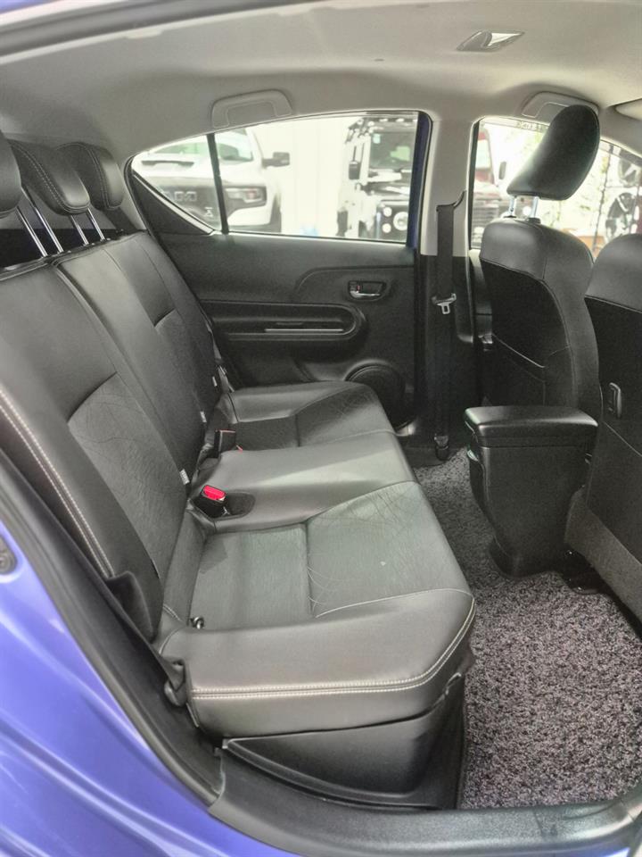 2016 Toyota Aqua thumbnail