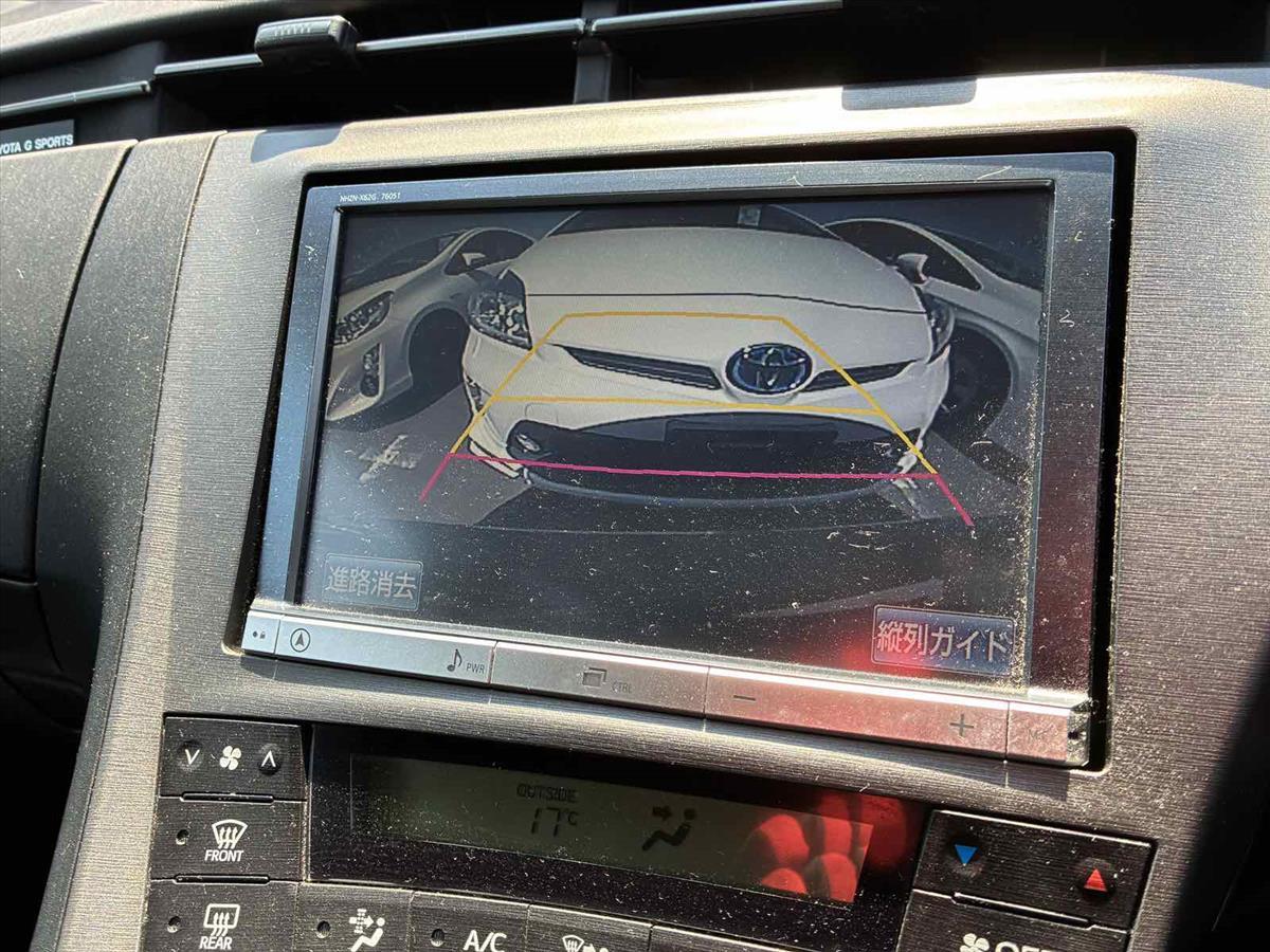 2013 Toyota Prius thumbnail
