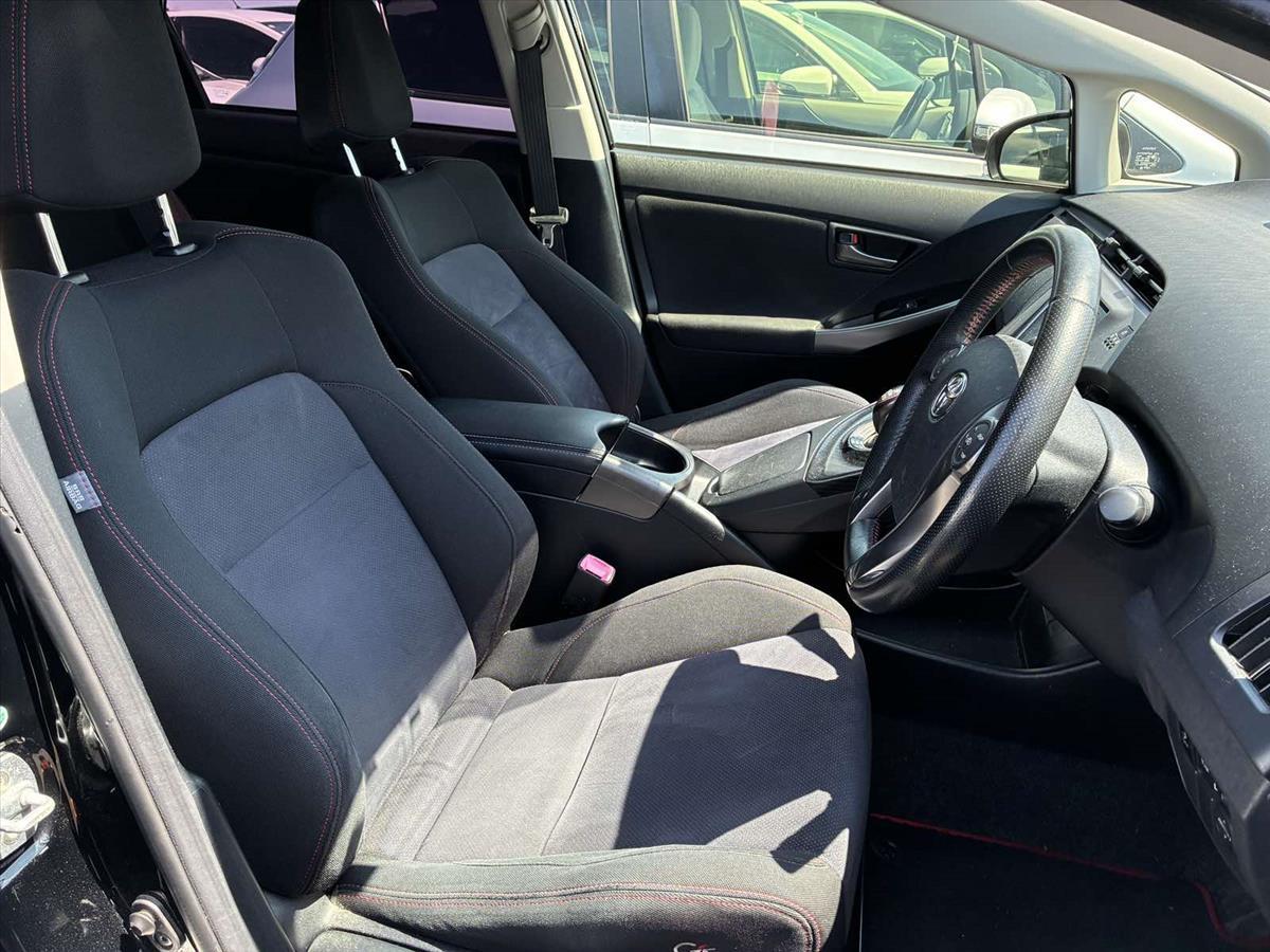 2013 Toyota Prius thumbnail